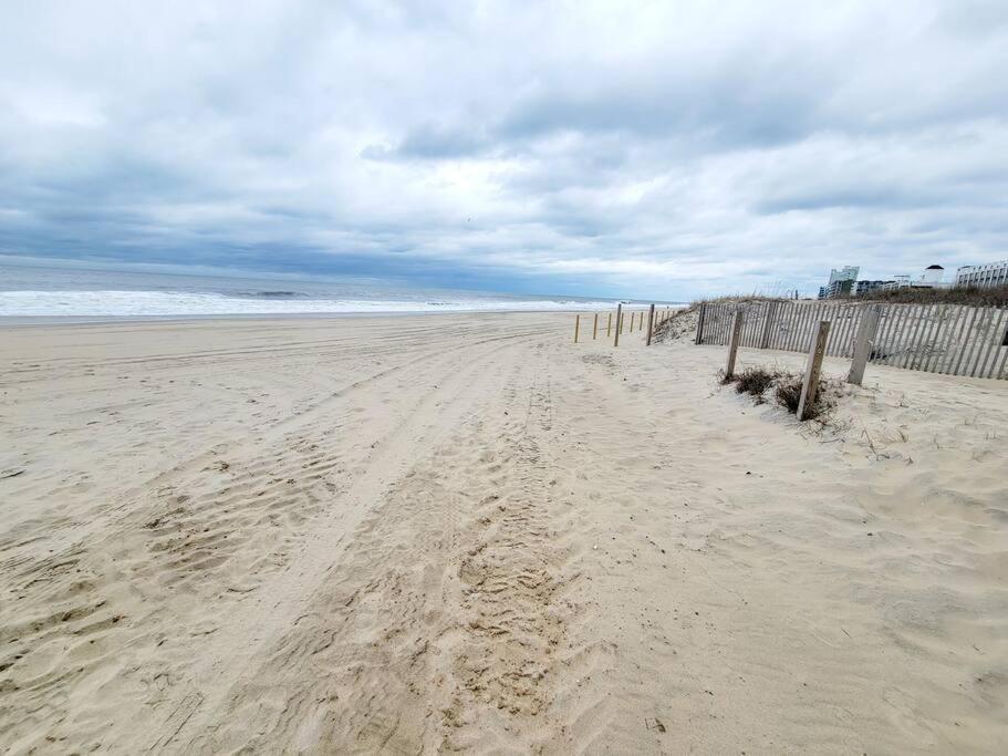 Beachfront Condo In Paradise Ocean City Bagian luar foto
